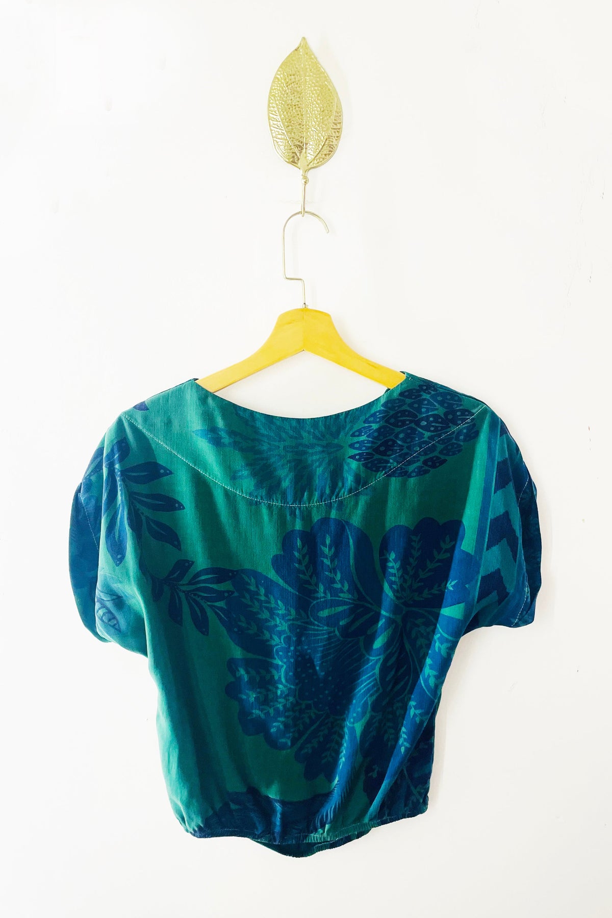 Blusa Gola Boba Folhagens