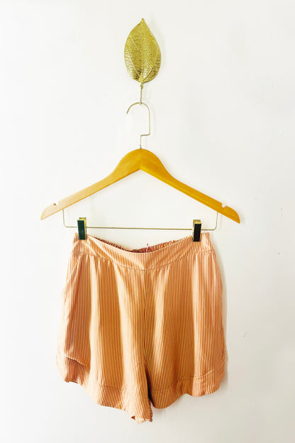 Short Listrado Coral