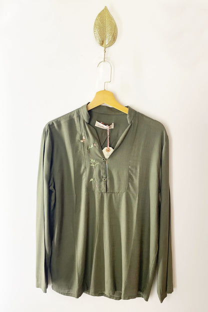 Bata Bordada Verde Musgo