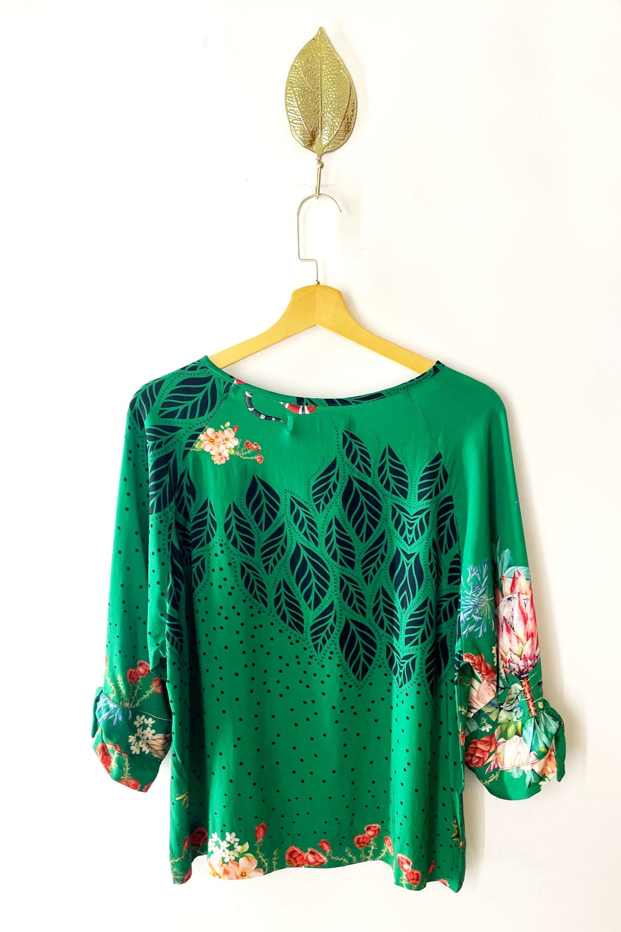 Blusa Nó Estampa Cobra Coral